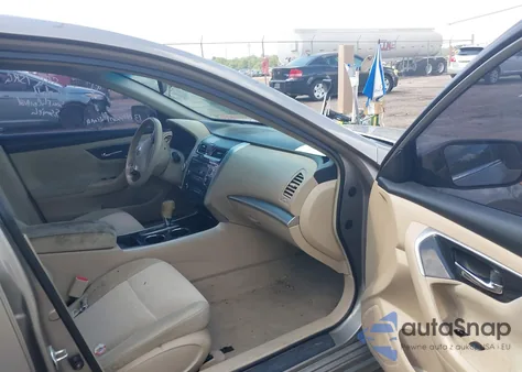 2013 Nissan Altima 2.5 S из США, поврежденный, VIN 1N4AL3AP3DC273629